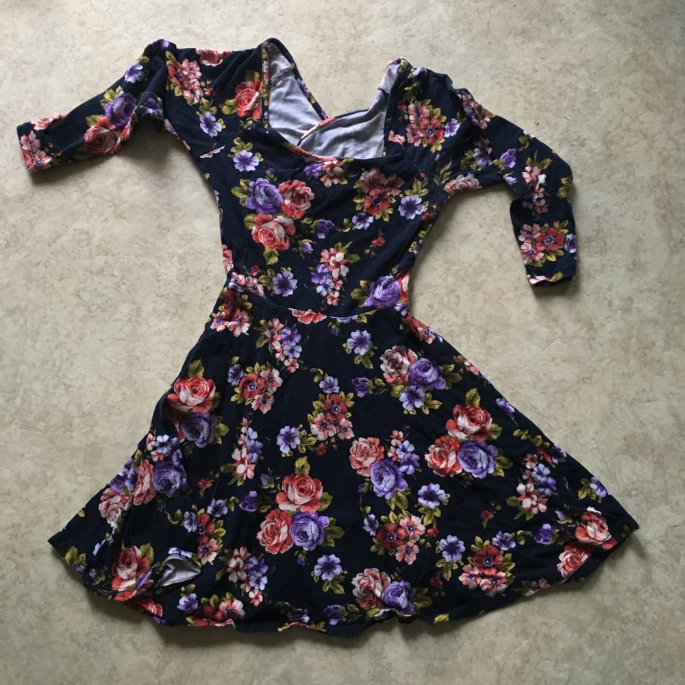 woman’s dress, size small.